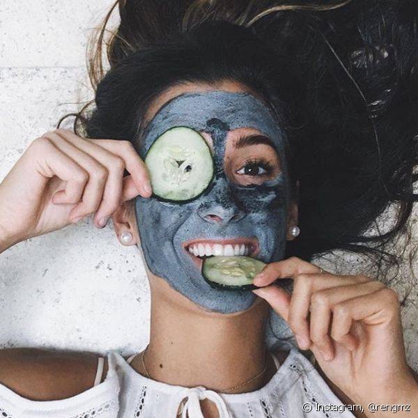 Para fazer um detox da pele, também é necessário ter cuidado com a alimentação (Foto: Instagram @rengmz)
